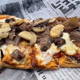 Steak Gorgonzola Pizza
