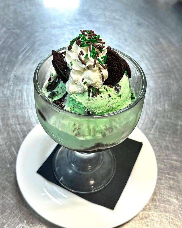 Mint Cookie Crunch Sundae.